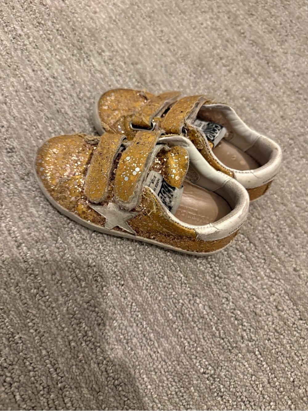 Golden Goose Kids Glitter Velcro Sneakers in Gold with White Star